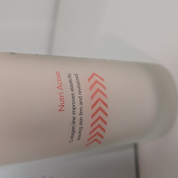 Collagen Nutrition Emulsion - White and Orange - Picture 6 of 7